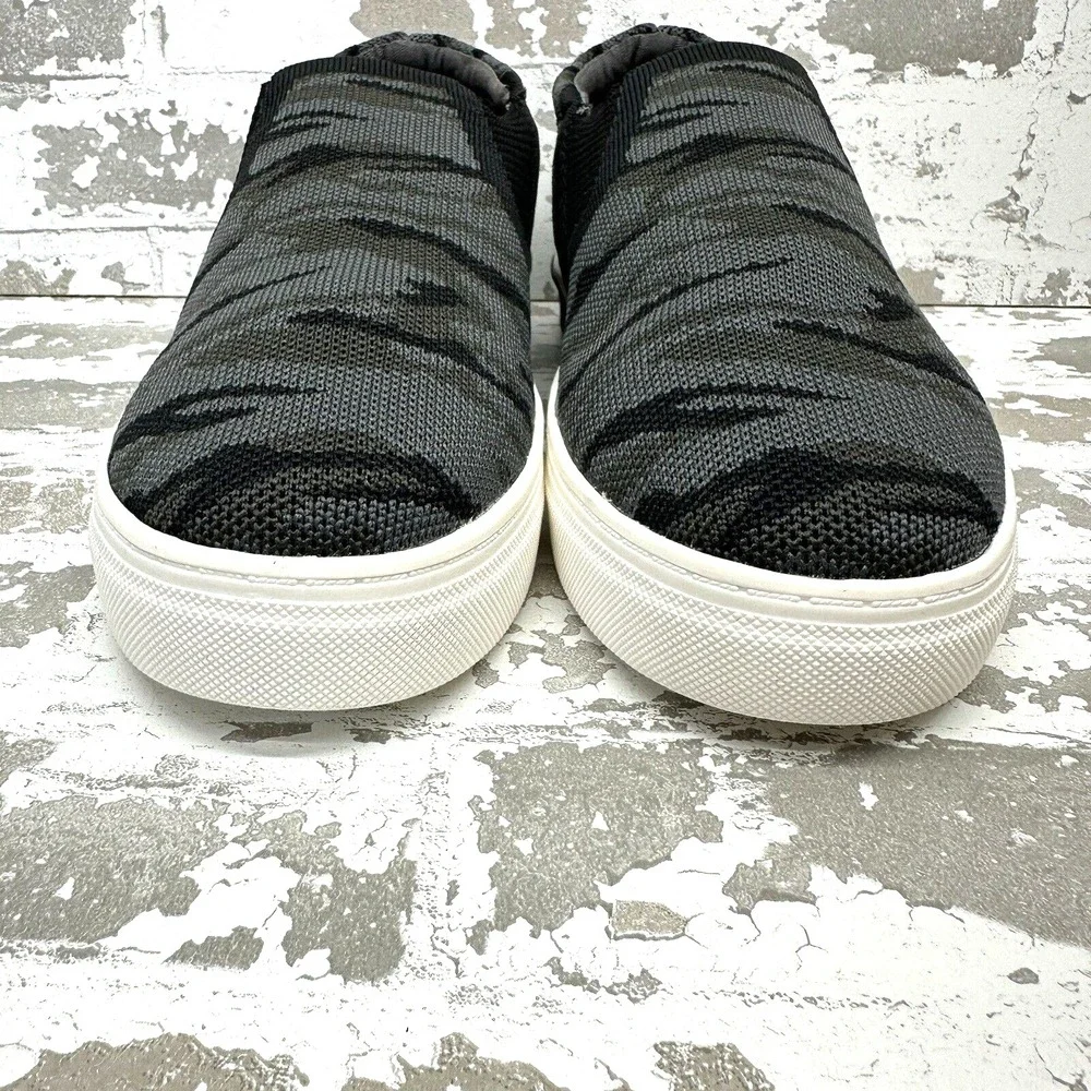 Strauss + Ramm Slip On Knit Sneakers Mens 10M Gray Black Camo Round Toe Casual‎